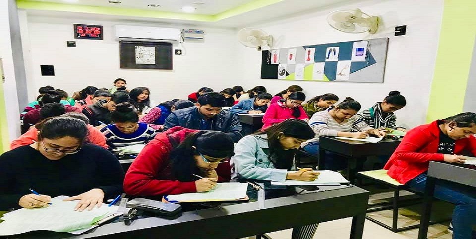 Best NIFT Coaching in Delhi of Dezine Quest